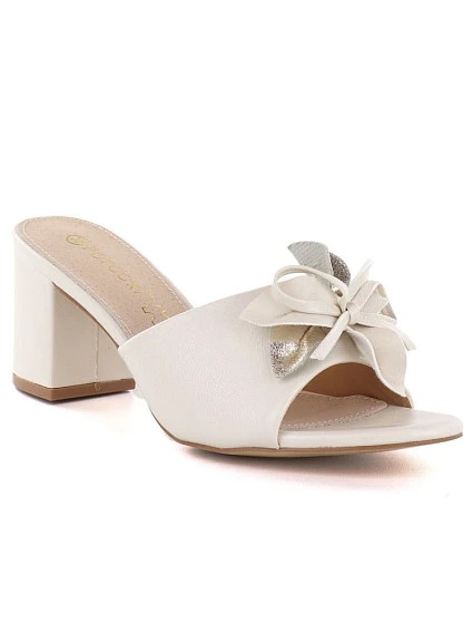 Dámské žabky na s květinou béžové model 22116434 - Potocki