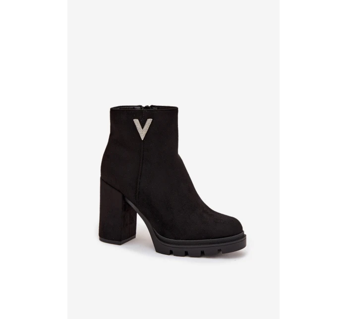 Dámské zimní boty na podpatku s ozdobným detailem černé Briella Dámské zimní boty na podpatku s ozdobným detailem černé Briella