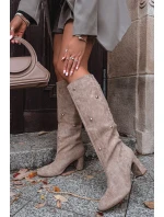 kozačky s podpatkem s ozdobnými detaily béžové model 21714811 - Boto