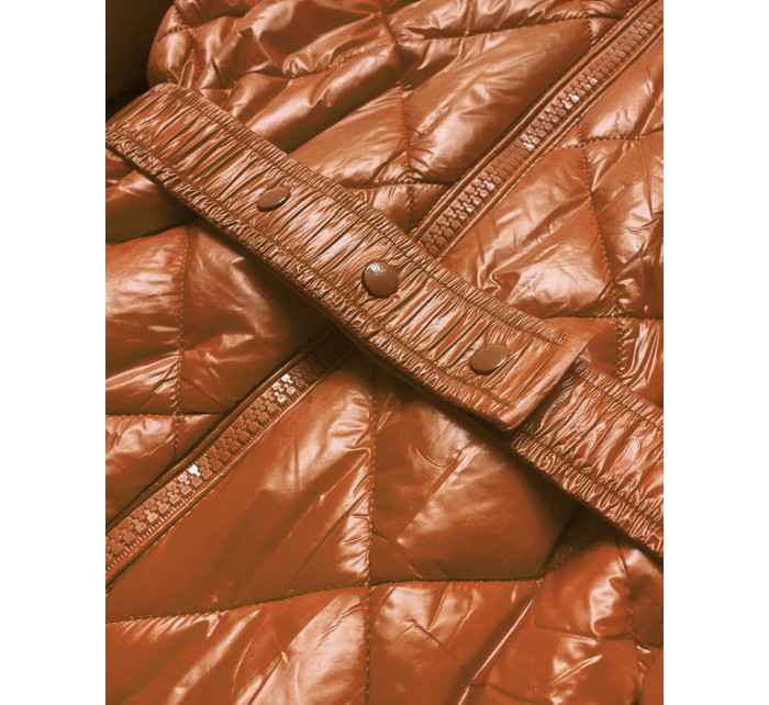 Lesklá zimní bunda v karamelové barvě s mechovitým kožíškem (W756)