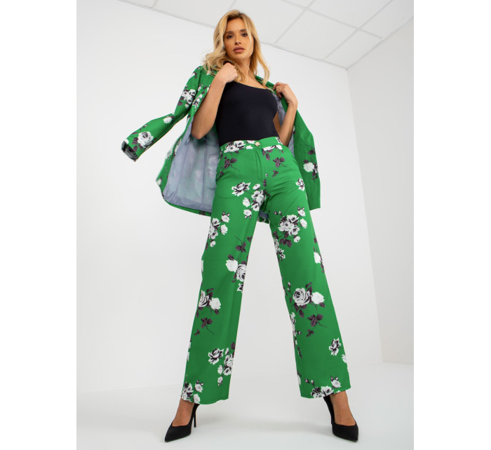 Zelené široké látkové kalhoty s květinami z obleku