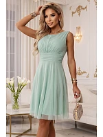 676-4 Svatební šaty s tylovou vrstvou a zvýrazněným pasem - pistáciová barva