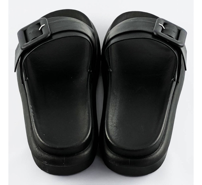Černé dámské pantofle s přezkou model 17349575