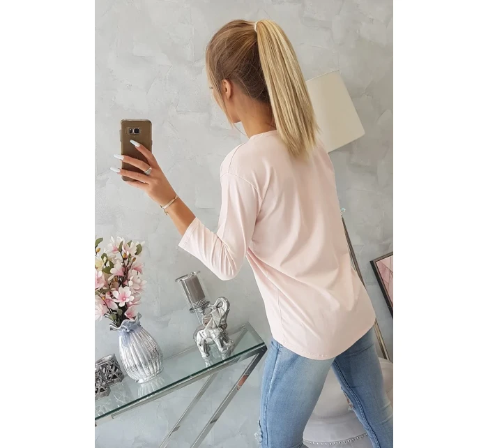 Halenka s 3D grafikou a zdobenými volánky pudrově růžová