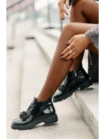 Kožené Lakované Kotníkové Boty s Ozdobou Zateplené D&A Černé Kožené Lakované Kotníkové Boty s Ozdobou Zateplené D&A Černé