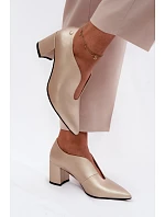 Kožené dámské lodičky na podpatku model 22125761 Zlato - Maciejka