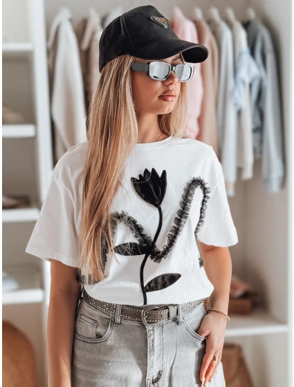 Dámské tričko oversize s 3D efektem bílé Dstreet model 21983068 - FashionStreet Dámské tričko oversize s 3D efektem bílé Dstreet model 21983068 - FashionStreet