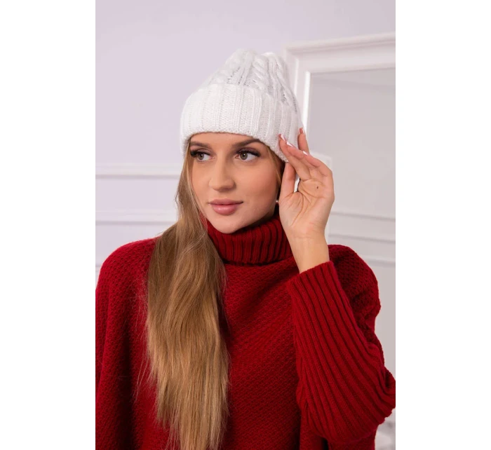 Ariana ecru čepice s lemem model 18751461 - K-Fashion Ariana ecru čepice s lemem model 18751461 - K-Fashion