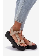 Zdobené sandály na platformě béžové model 21684501 - Boto Zdobené sandály na platformě béžové model 21684501 - Boto