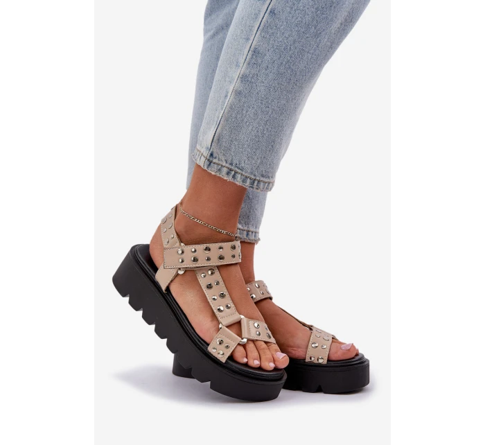 Zdobené sandály na platformě béžové model 21684501 - Boto Zdobené sandály na platformě béžové model 21684501 - Boto