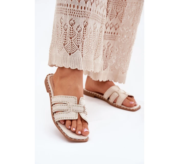 Zdobené pantofle na plochém podpatku béžové model 21699494 - Boto Zdobené pantofle na plochém podpatku béžové model 21699494 - Boto