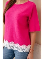 Dámský svetr s krátkým rukávem a krajkou fuchsie Dámský svetr s krátkým rukávem a krajkou fuchsie