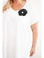 Dámské bavlněné šaty Plus Size s broží a výstřihem bílá Dámské bavlněné šaty Plus Size s broží a výstřihem bílá
