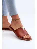 Dámské sandály z eko kůže na ploché podrážce hnědé model 21657846 - EVENTO Dámské sandály z eko kůže na ploché podrážce hnědé model 21657846 - EVENTO