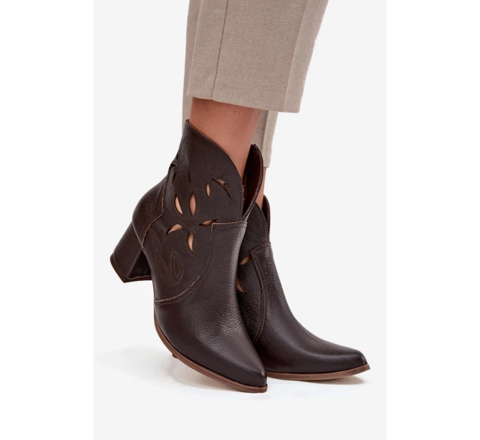 Kožené otevřené dámské kotníkové boty na podpatku model 21713218 čokoládové - Zazoo