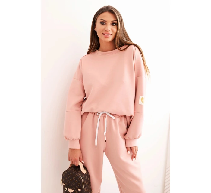 Dámská souprava máslová s volnou mikinou a kalhotami s nápisem LOVE tmavě pudrově růžová Dámská souprava máslová s volnou mikinou a kalhotami s nápisem LOVE tmavě pudrově růžová