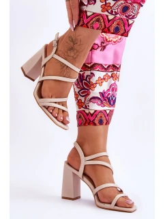 kožené sandály na podpatku Béžove model 21619797 - Boto