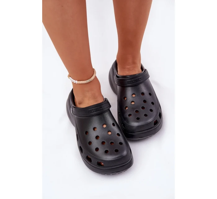 Dámské pěnové pantofle na masivní podrážce Big Star – černé Dámské pěnové pantofle na masivní podrážce Big Star – černé