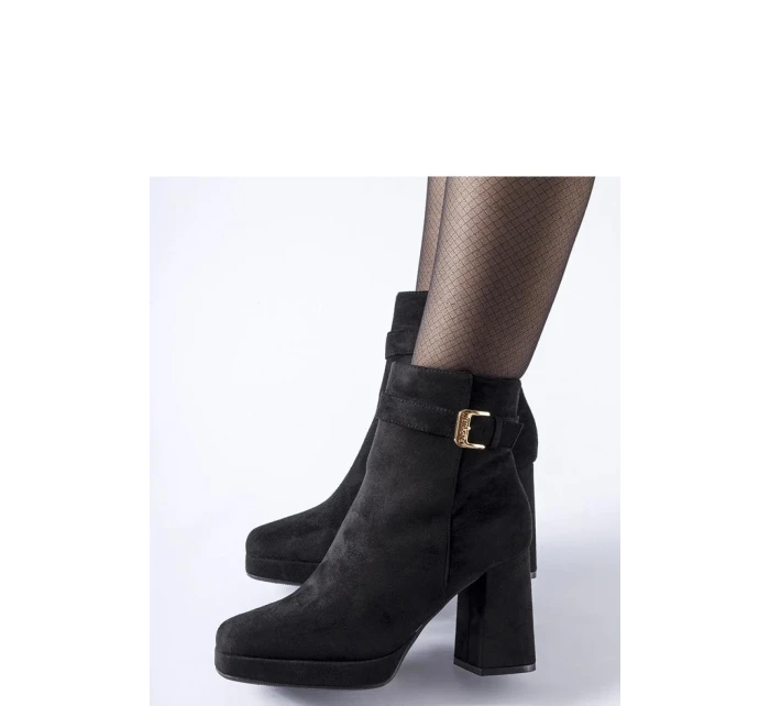 Boty na podpatku model 204724 Solea Boty na podpatku model 204724 Solea