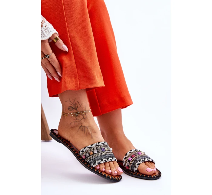 Dámské zdobené pantofle Černá model 21616573 - Boto