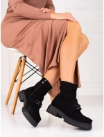 Designové dámské černé kotníčkové boty na plochém podpatku Designové dámské černé kotníčkové boty na plochém podpatku