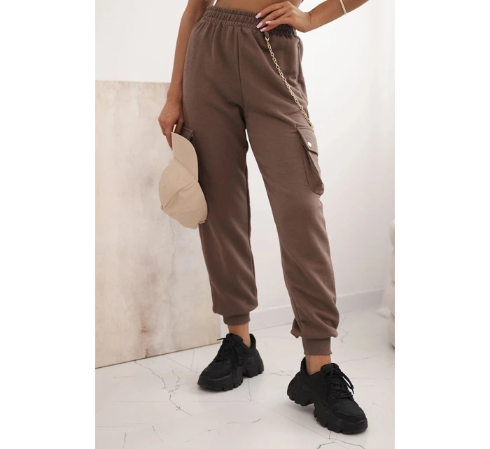 Dámské bavlněné cargo kalhoty s kapsami a řetízkem mocca