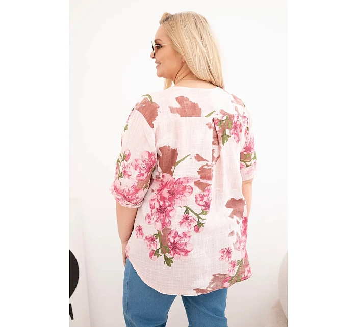 Dámská bavlněná halenka Plus Size s výstřihem do V a květinovým vzorem pudrově růžová Dámská bavlněná halenka Plus Size s výstřihem do V a květinovým vzorem pudrově růžová