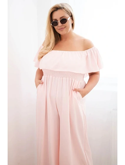 Dámský overal Plus Size s volánem a krátkým rukávem pudrově růžová Dámský overal Plus Size s volánem a krátkým rukávem pudrově růžová