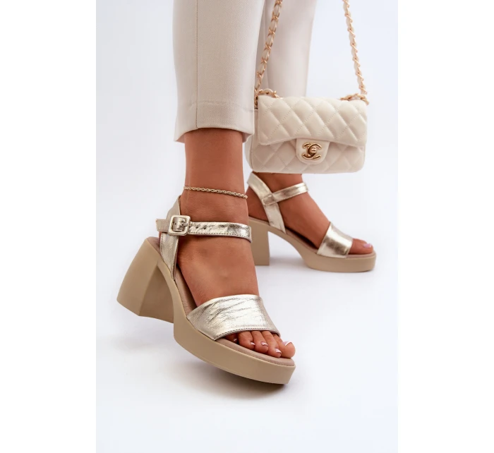 Zazoo 40386 Dámské Kožené Sandály Na Klínu Zlaté