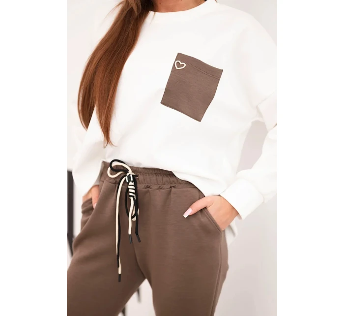 Dámský komplet máslový s kontrastní kapsou fango