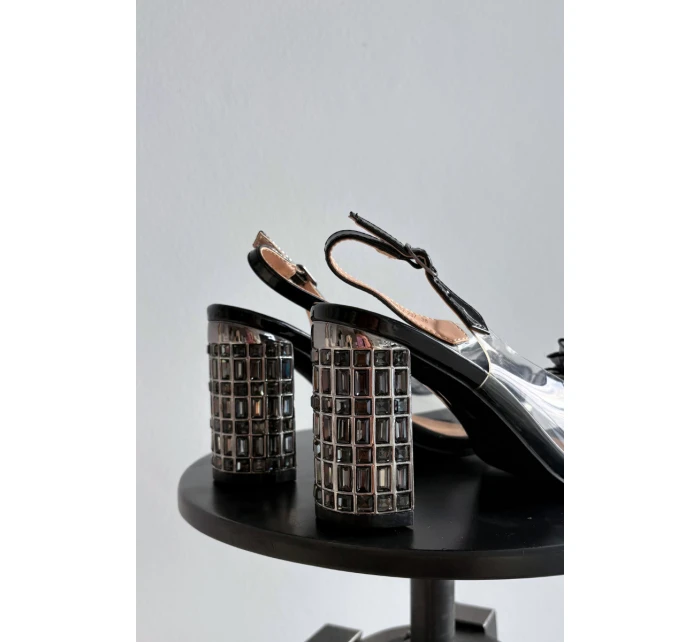 Sandály na podpatku s krystaly D&A model 21900368 Černé - S.Barski