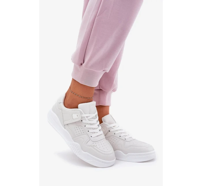 Dámské sportovní tenisky z eko kůže – bílé