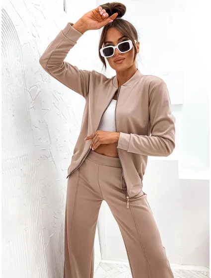 Tmavě béžový dámský komplet mikina a široké kalhoty model 20302386 - Moon Tmavě béžový dámský komplet mikina a široké kalhoty model 20302386 - Moon