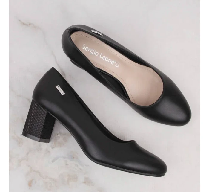 Černé lodičky Sergio Leone W SK314A s ozdobným sloupkem Černé lodičky Sergio Leone W SK314A s ozdobným sloupkem