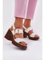 Dámské sandály na masivním podpatku a platformě Bílé model 21695408 - VINCEZA