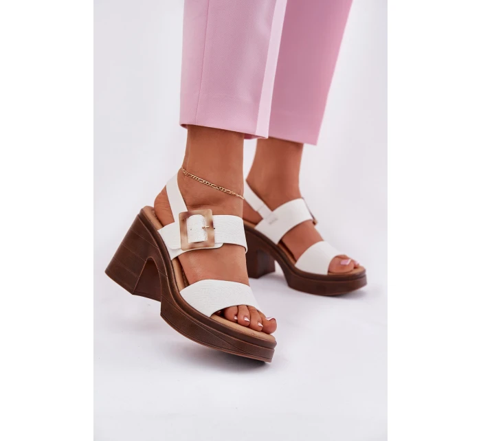 Dámské sandály na masivním podpatku a platformě Bílé model 21695408 - VINCEZA