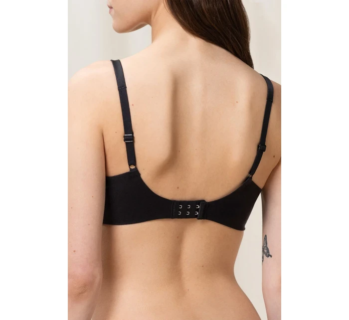 model 19676554 Body Makeup Soft Touch WP EX kolor:0004black - Triumph