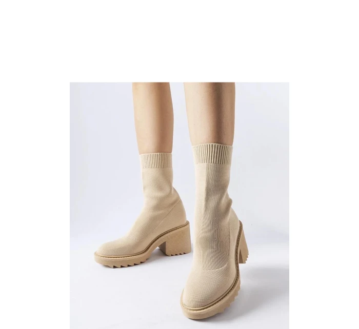 Boty na podpatku model 206510 Solea Boty na podpatku model 206510 Solea