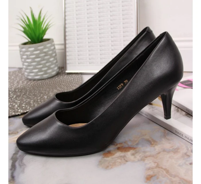 Černé lodičky na jehlovém podpatku W Sergio Leone