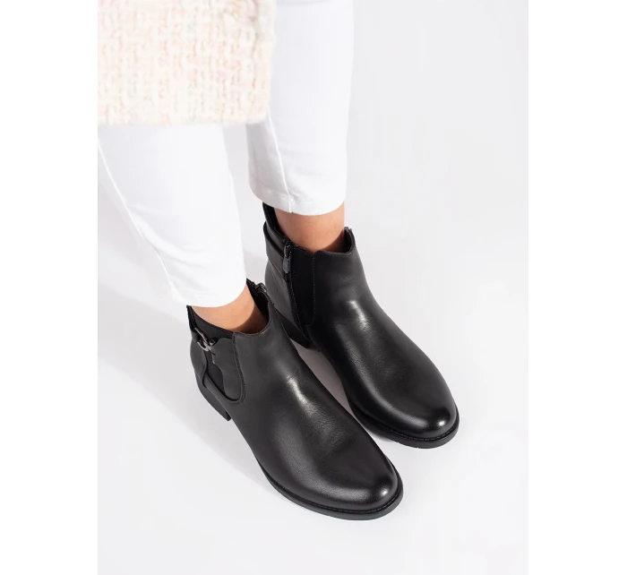 Moderní kotníčkové boty dámské na plochém podpatku Moderní kotníčkové boty dámské na plochém podpatku