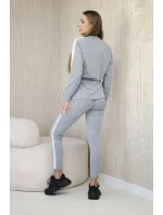 Dámská bavlněná souprava s proužky a stahovacími lemy šedý Dámská bavlněná souprava s proužky a stahovacími lemy šedý