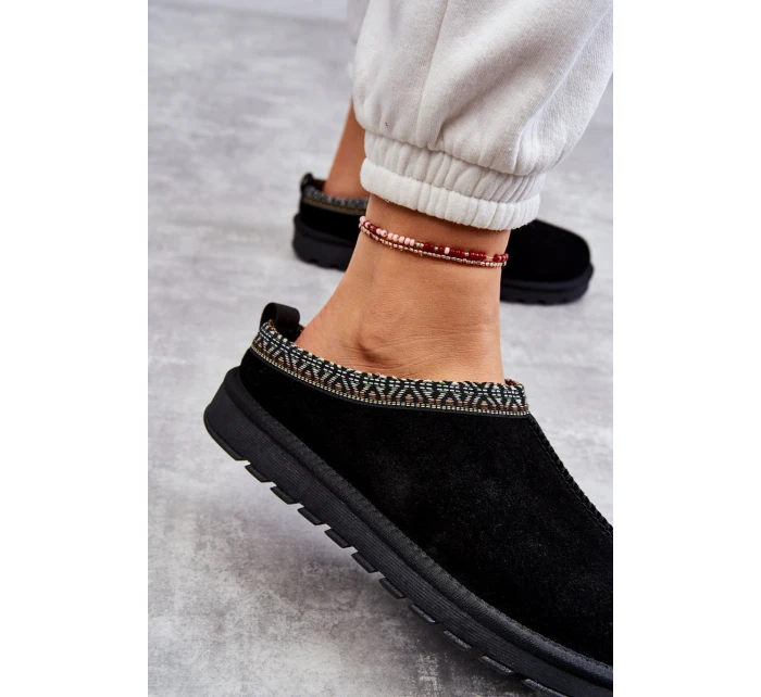 Dámské semišové pantofle s kožíškem černá model 21607416 - Boto