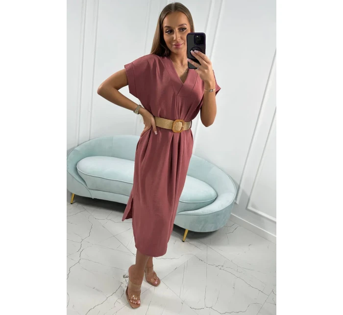 Šaty s ozdobným páskem tmavě růžové