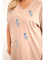 Dámská bavlněná halenka Plus Size s model 22185753 velbloudí - K-Fashion Dámská bavlněná halenka Plus Size s model 22185753 velbloudí - K-Fashion