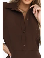 Košilové halenkové šaty s páskem čokoládové model 21400254 - numoco