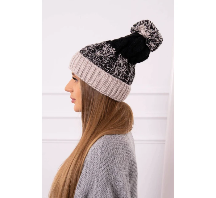 Dámská čepice s bambulí Abigail K326 black+beige Dámská čepice s bambulí Abigail K326 black+beige