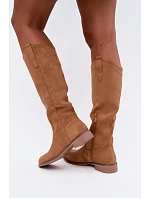 Dámské kozačky na nízkém podpatku camel model 22349395 - Boto
