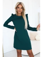 Elegantní trapézové šaty s volánky na ramenou lahvově zelené model 21290299 - numoco