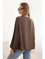 Dámská blůza s viskózou s nařaseným výstřihem a ozdobou hnědá Dámská blůza s viskózou s nařaseným výstřihem a ozdobou hnědá
