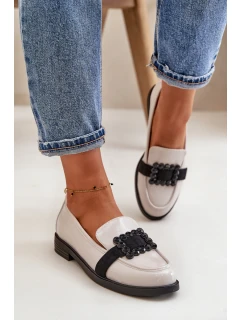 Lakované Dámské Mokasíny S Dekorací Světle Šedé Vinceza 58389